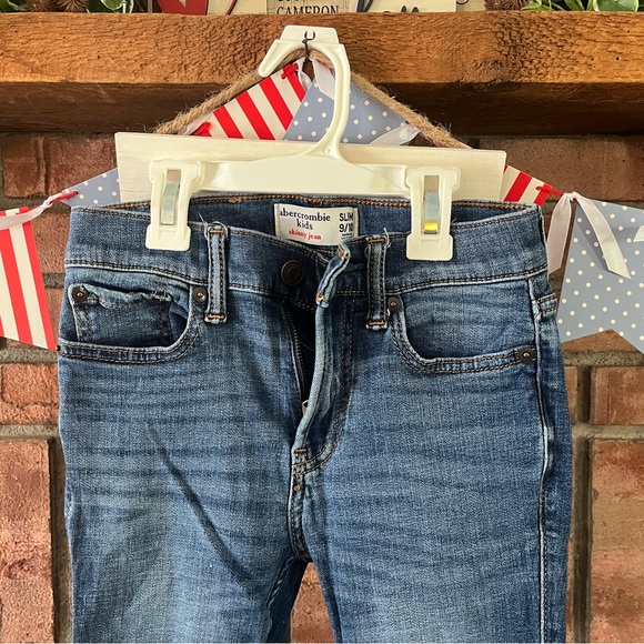 Size 9/10 Abercrombie kids Jeans - Picture 2 of 4